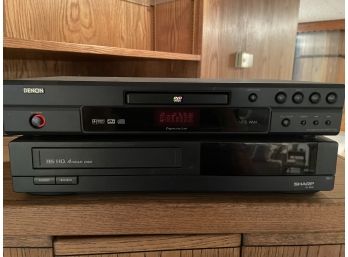 DVD & VHS Players