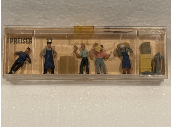 Preiser, Vintage, New,  Item# 17  HO Scale  US Railroad Personnel *