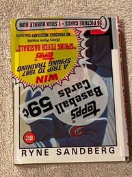 1986 Topps Cello Pack With Ryne Sandberg Showing