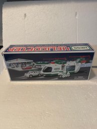 Hess Truck 2001 NIB