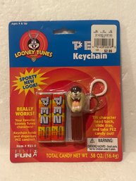 PEZ Looney Tunes Candy Keychain Dispenser Novelty 2000 NEW  Refills