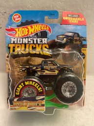 Hot Wheels Monster Trucks 2020 Giant Wheels 1:64  Crushable Car