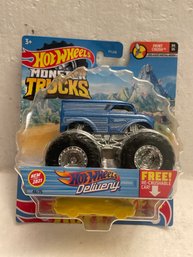 Hot Wheels Monster Trucks 2020 Giant Wheels 1:64  Crushable Car