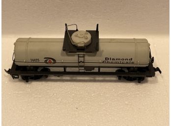 Tyco Diamond Chemicals Single Dome Tank Car 74425 - HO Scale