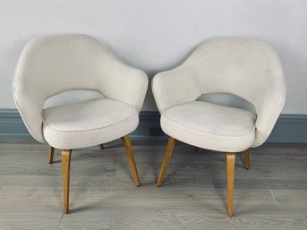 Pair Of Saarinen Executive Arm Chairs For Knoll Cream In Pearl Boucle