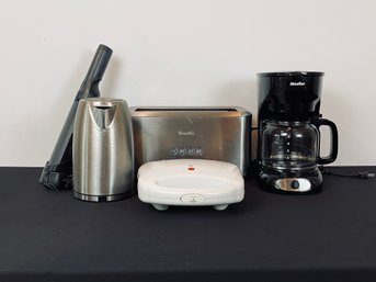 5 Piece Kitchen Appliances: Toaster, Coffee Pot, Kettle, Sandwich Maker And Hand Held Kitchen Vacuum