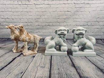 Two Pair Of Ceramic Decor - Fu Dogs & Horses