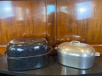 Vintage Wagner Ware Sidney Aluminum Magnalite Roaster/Dutch Oven And Black Enamelware Roaster
