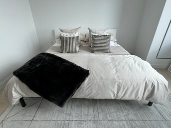 Dark Metal Frame & White Wood Headboard King Size Bed