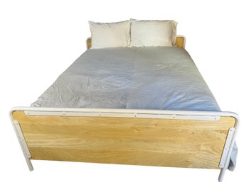 Queen Size Metal And Wood Modern Bed