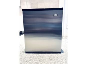 Avanti Cube Refrigerator