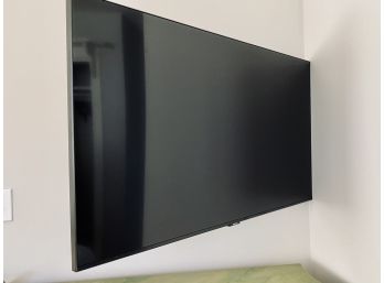 Samsung UN43TU8000F 43' Flat Screen TV (Upstairs)