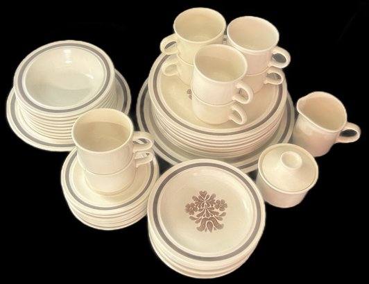 43 Pcs Vintage Homer Laughlin F-82 Dinnerware And Serving Pieces
