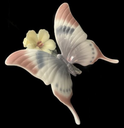 Vintage Lladro Porcelain Butterfly 'A Moment's Rest', 06173, 4.25' X 4.' X 2.75'H, In Original Box