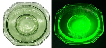 2 Pcs Federal Glass Co Green Parrot Uranium Glass 5.75' Sq