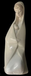 Vintage Lladro Mother And Child, 7.75'H (Mint Condition)