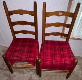 2 Pcs Pair Ladder Back Side Chairs With Woven Seats And Red Plaid Seat Covers - 17 X 14.5 X 38' H