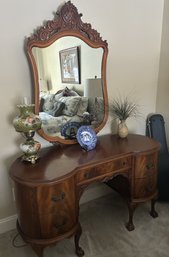 Beautiful Vintage Kidney Shaped 5-Drawer Dressing Table On Chippendale Paw Feet And Carved Mirror And Bench