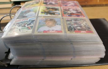 Large Lot Of Baseball Cards In Notebook - Most Appear To Be From 70's & 80's