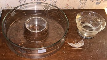 2 Pcs Etched Crystal Chip And Dip Bowl And Small Etched Divided Bowl, 11.5' Diam. X 3.5'H