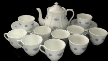 19 Pcs Adderley Bone China 'Blue Chelsea' Tea Pot, 7.75'H, 10 Cups & 8 Saucers