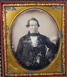 Wood Frame Daguerreotype Case With Sixth Plate Daguerreotype Of Gentleman - Identified