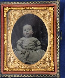 Wood Frame Daguerreotype Case With Ninth Plate Ambrotype Of An Infant - Identified