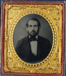 Painted Wood Frame Daguerreotype Case With Sixth Plate Ambrotype Of A Gentleman - Identified