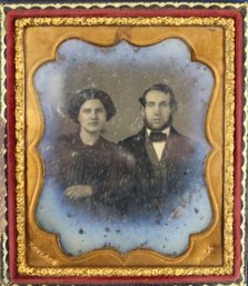 Wood Frame Daguerreotype Case With Sixth Plate Daguerreotype Of A Couple - Identified