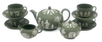 11 Pcs Vintage Green Wedgwood Tea Set, Tea Pot, Creamer & Sugar, & 4 Tea Cups & Saucers