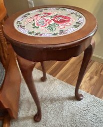 Diminutive Round Side Table With Center Inset Design On Club Foot Legs - 15 X 22.75'