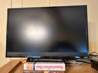 VIZIO Flat Screen TV And Remote - 21.5 X 13'H