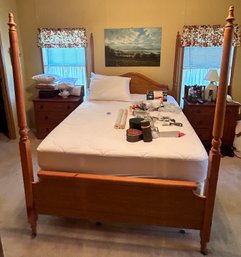 Vintage Full Size 4-Poster Headboard, Footboard And Side Rails - 80 X 56 X 69'H