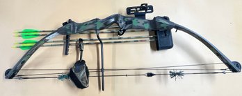 Vintage Hoyt Raider Compound Camouflage Design Bow 42' X 15', With Arrows, No Case