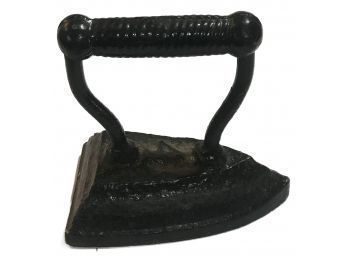 Antique Cast Iron No. 4 Sad Iron