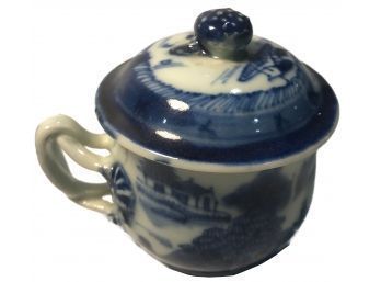 1790s Chinese Export Cantonware Covered Lidded Mug With Twisted Handle And Strawberry Finial