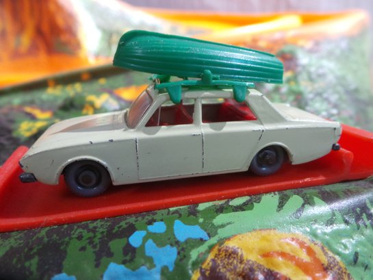 Lesney 1960's - #45 - Ford Corsair,  Matchbox Series  Off White, Red Interior, With Rack And Boat
