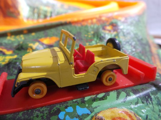 Lesney - 1960's Vintage  #72 -Jeep -  Yellow With  Red Interior   Matchbox Series -missing Tires, Has Spare