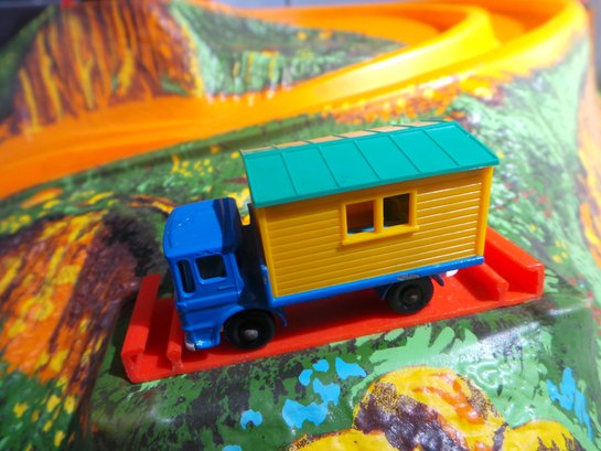 Lesney - 1960's Vintage #60 Matchbox Series Site Hut Truck With Removable Hut!