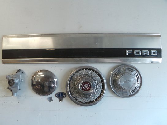 Lot # 13 Miscellanious Car Parts For Use As Awesome Wall Hangers -see Pics-