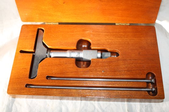 Starrett - Vintage Micrometer Depth Gauge In Wooden Box  Model # 445 VERY COLLECTABLE!!!