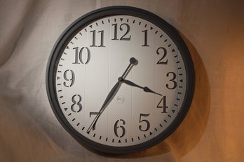 Very Modern Attractive Oversized Clock For Families On The Move! Pops Out Off Wall 3 Inches