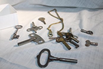 Vintage/ Antique  Lot Of Keys, Clock Winding Keys, Machine Keys, Skeleton Key