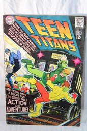 Comics - DC Comics - Teen Titans -12c - No.18 - Action And Adventure  (1)