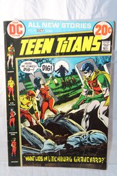 Comics - DC Comics - Teen Titans -20c - No.41  -  What Lies In Litchburg Grave Yard? (1)