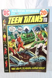 Comics - DC Comics - Teen Titans -20c - No.41  -  What Lies In Litchburg Grave Yard? (2)