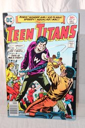 Comics - DC Comics - Teen Titans - 30c - No.45 - This Is Mal's Fight