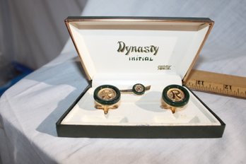 SWANK Accessories - Attractive Men's Dynasty Initialed Cuff Links & Tie Bar Set 'R'