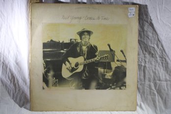 Vinyl -Neil Young- Comes A Time - Record Great, Cover Good