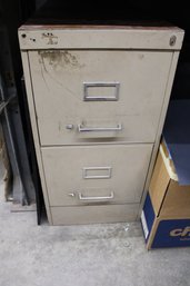 Lot115 - 2 Drawer Steel Filing Cabinet Used